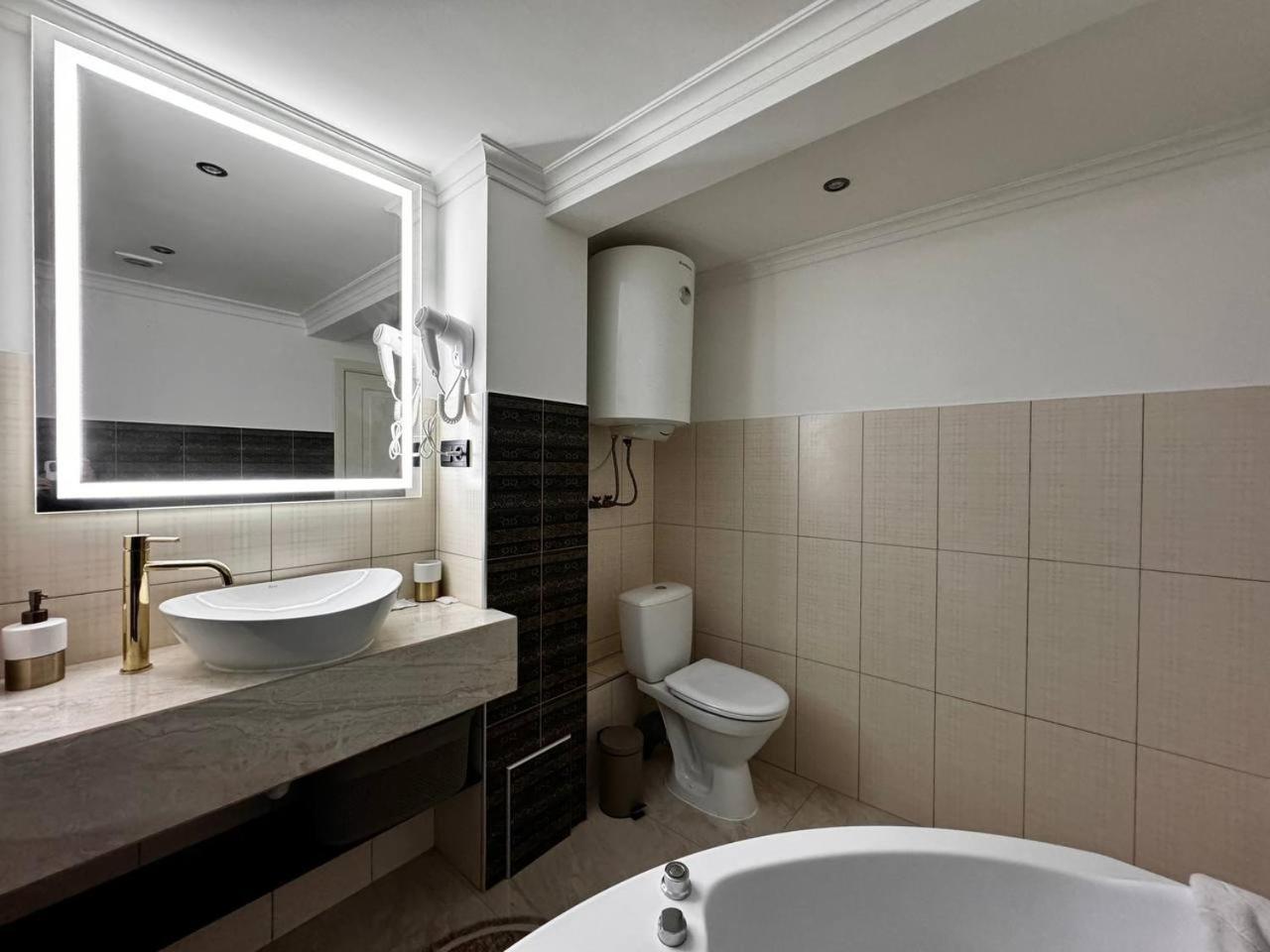 Deribasivska 10 Luxury Apartment Odessa Ngoại thất bức ảnh